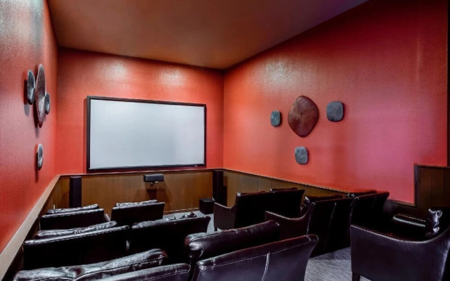 CozySuites TPC Scottsdale Parking & Pool