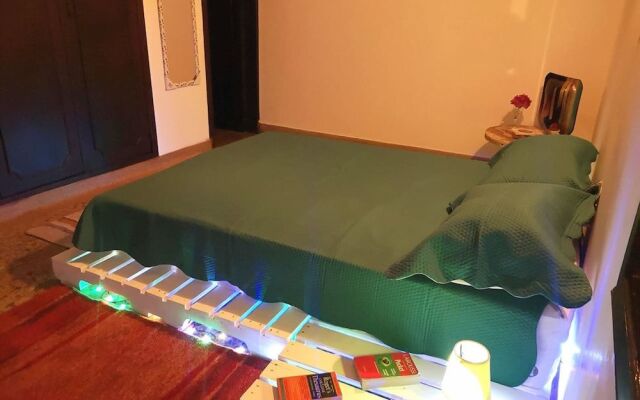 Green Door Boutique - Hostel