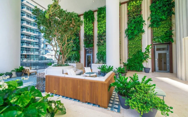 SLS LUX Brickell