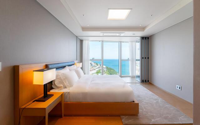 Ocean Premier Suite  (Ocean View with 2 Bedrooms)