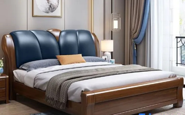 The yard under the mountain