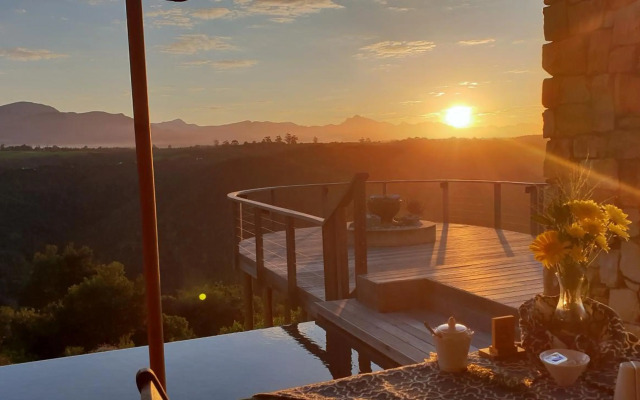 Tamodi Lodge and Stables