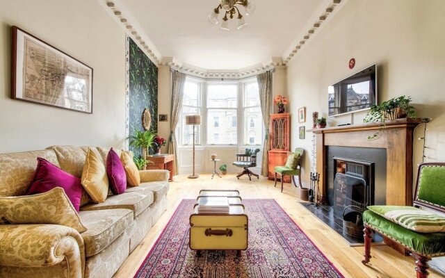 Bohemian Style, City Centre Apartment for 5 People
