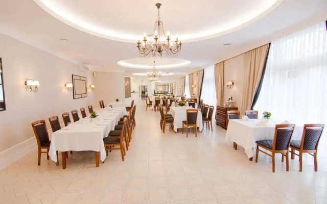 Mrowka Centrum Konferencyjno Apartamen