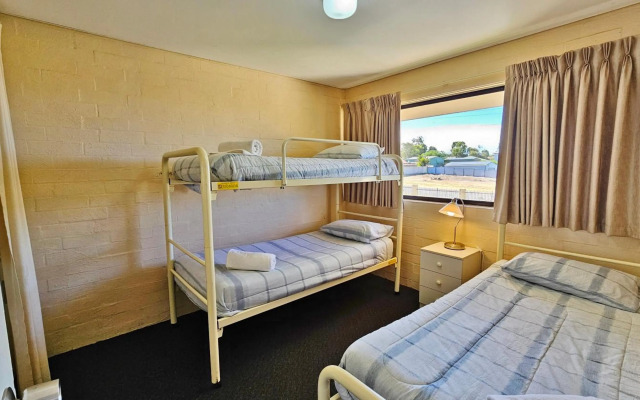 Riverview Holiday Apartment 66 - Kalbarri WA