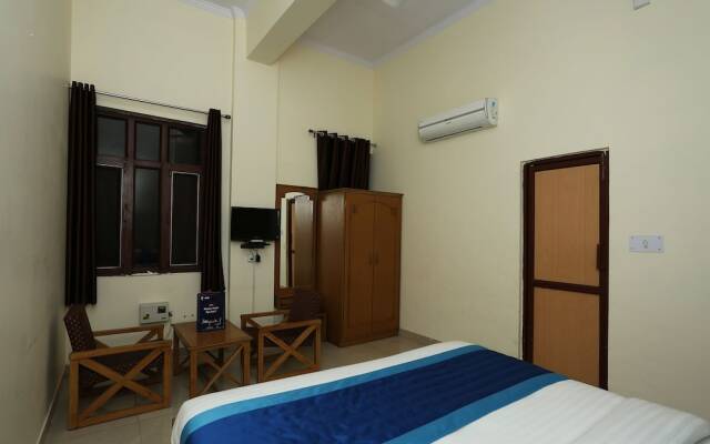 OYO 8983 Royal Inn