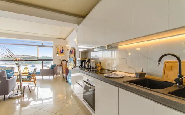 Magnificent Sunny Seafront Apart Sliema