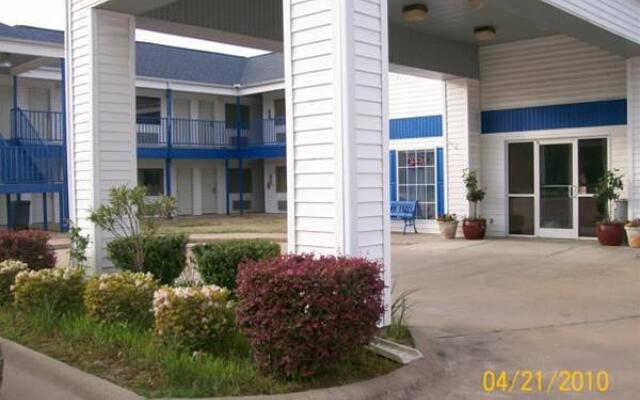 American Inn and Suites White Hall