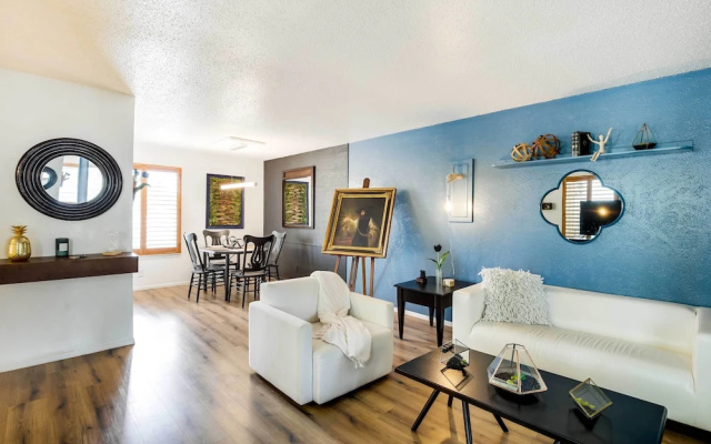 Walkable Dallas Vacation Rental w/ Community Pool!