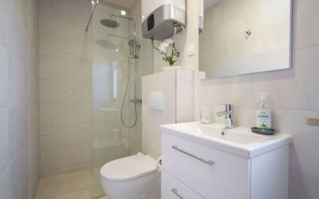 Apartment Damir Tampere 25135