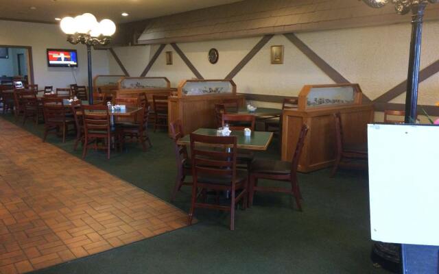 Esterhazy Motor Hotel