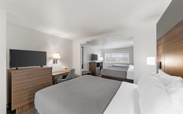 Quality Inn near SeaWorld - Lackland