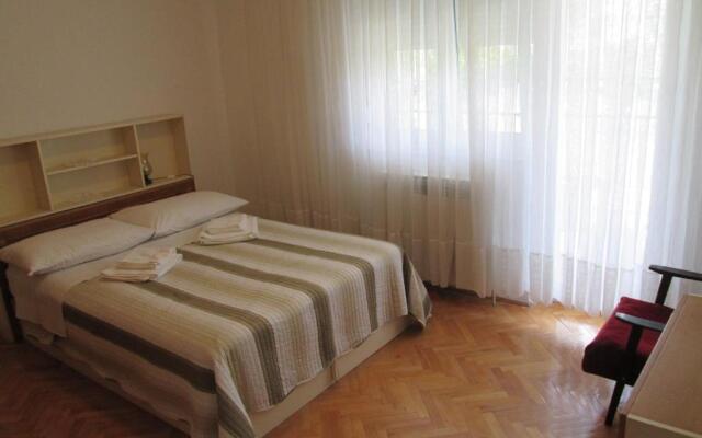 Velin Apartment