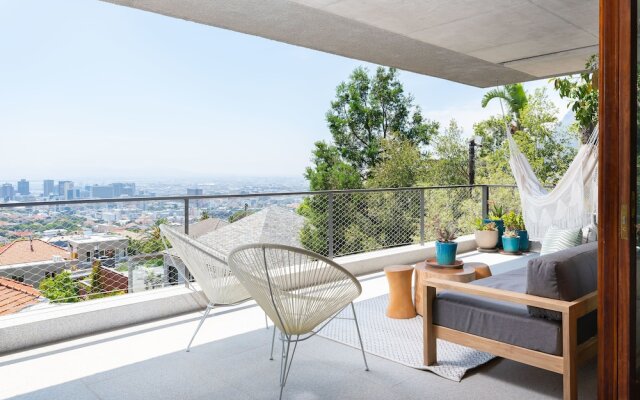 Upper Albert Road 43 Upstairs - Adults Only