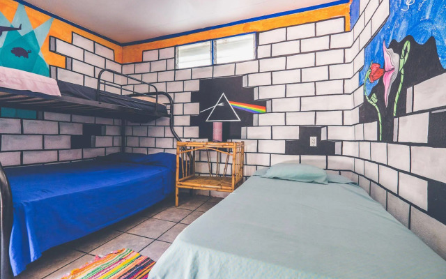 Pura Vida Hostel