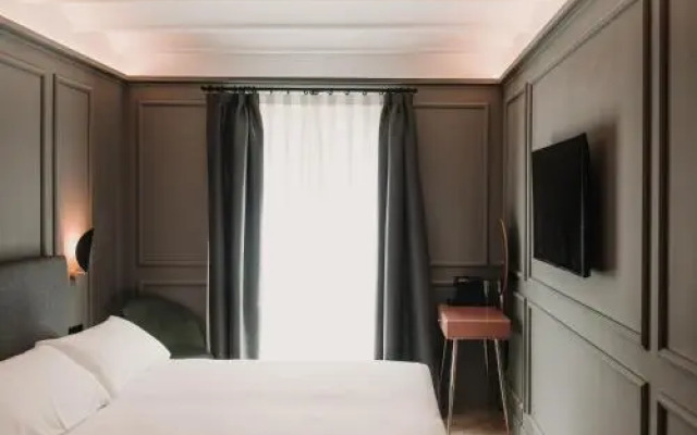 Reina 107 Beach Boutique