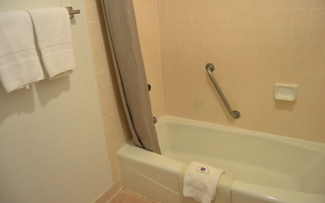 Motel 6 Oakdale, CA