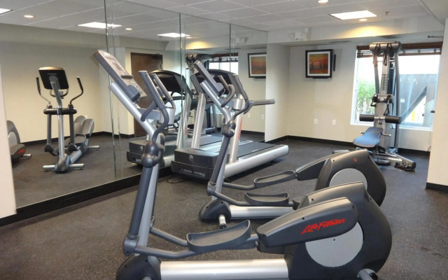 Country Inn & Suites by Radisson, Dearborn, MI