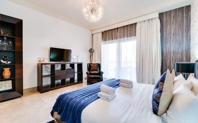 Fairmont North Luxury 2 BR Apt Palm