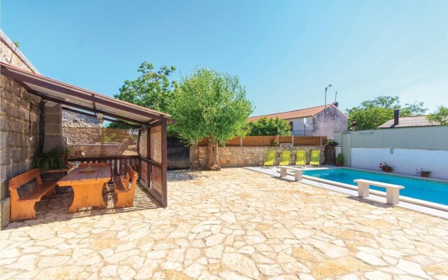 Stunning Home in Stifanici With Wifi and 3 Bedrooms