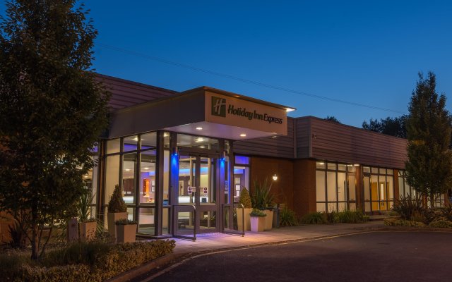 Holiday Inn Express Preston - South, an IHG Hotel