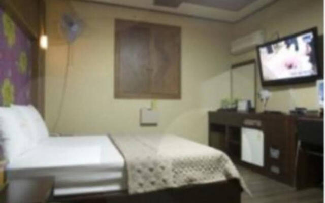 Goodstay New Rivera Motel