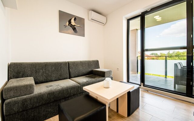 Apartmaji Banonia Stork Flight