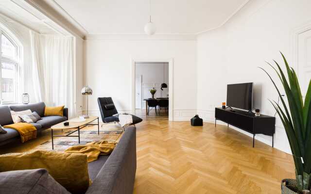 ★200m2 NEW Apartment, City centre, next to Tivoli★