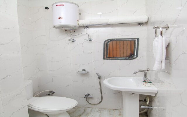 Fabhotel Deepak Palace