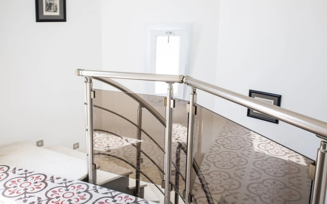 Important Group Villa Olivia