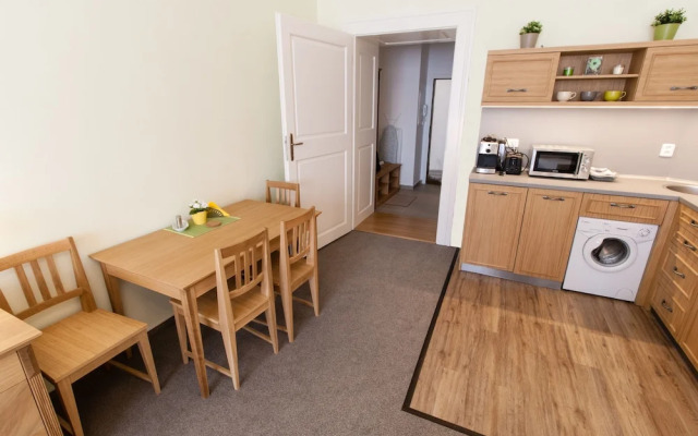 Karlova 25 Apartments