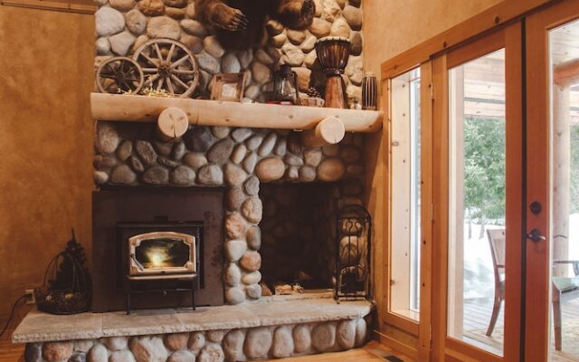 Serenity Pines Lodge in Shugart Flats