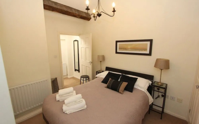 Commonhall Apartments - Character - City Centre - Three Storey