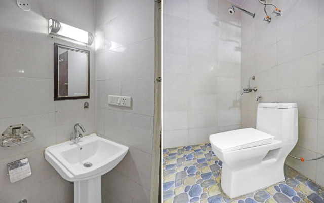 OYO Flagship 88302 Shyam Residency Near Lotus Temple