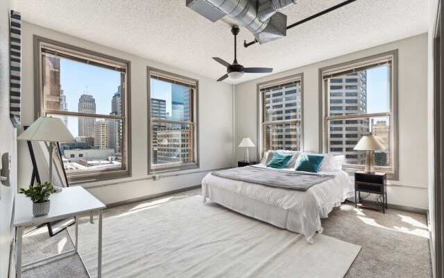 Spacious 2BR Downtown Retreat