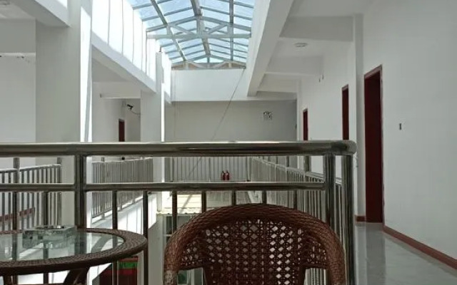 Xianshi Business Hotel