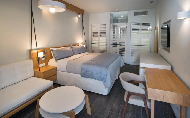 Meltemi Excelsior Suites and Spa
