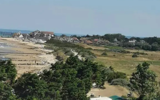 Le Clapoti (50m les pieds dans le sable...)
