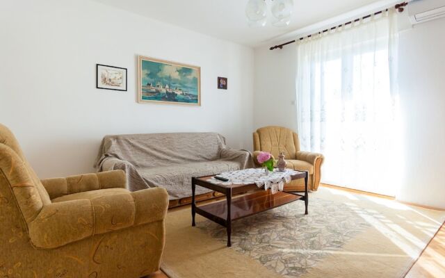 Pleasant Apartment in Malinska with Balcony