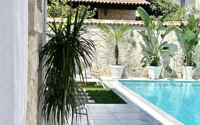 Voger Alacatı Koyici