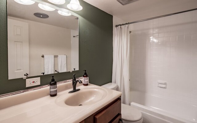 WanderJaunt Henley 1BR Scottsdale