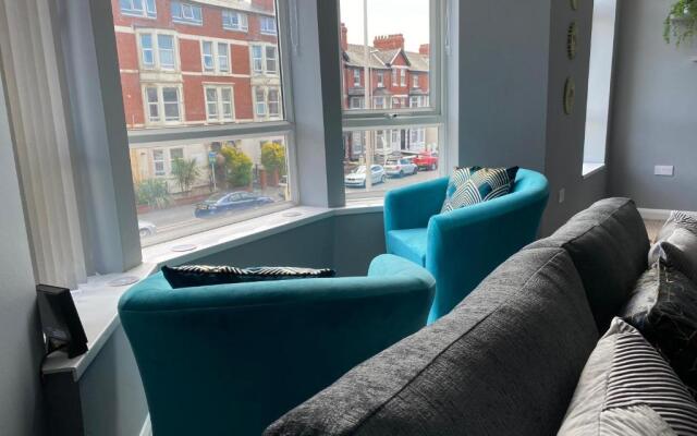 Blackpool Sleepover Apartment 4 Free Parking Sleeps 6