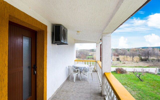 Lovely Apartment in Krneza Near Seabeach
