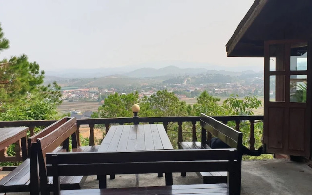 Phouphadeng Hotel - Auberge de la Plain des Jarres
