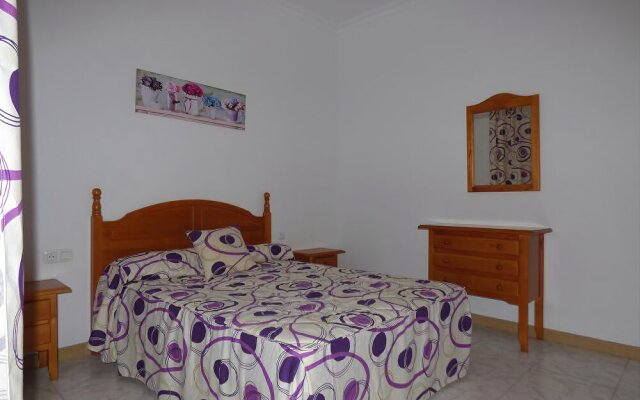 Cadiz 102479 3 Bedroom Apartment By Mo Rentals