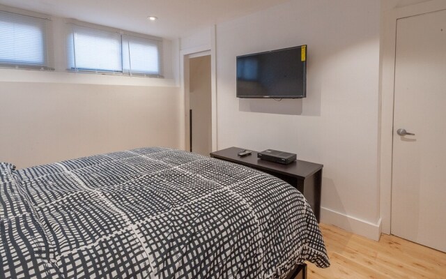 Newly Renovated Carriage House