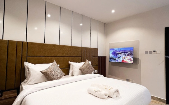 Adeloo Suites