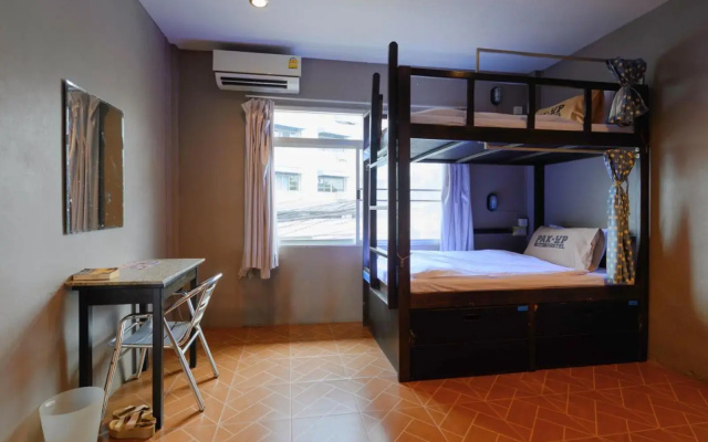 Pak-Up Hostel