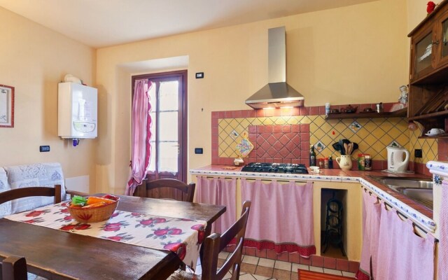 Lovely Holiday Home in Chianni With Swimming Pool