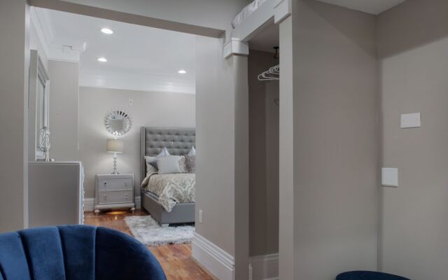 Sprawling Penthouse with Rooftop Deck Blocks from the River